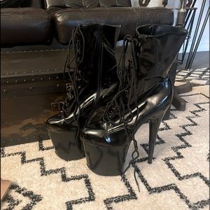 EUC PATENT BLACK LEATHER LACE UP BOOTS 9” heel